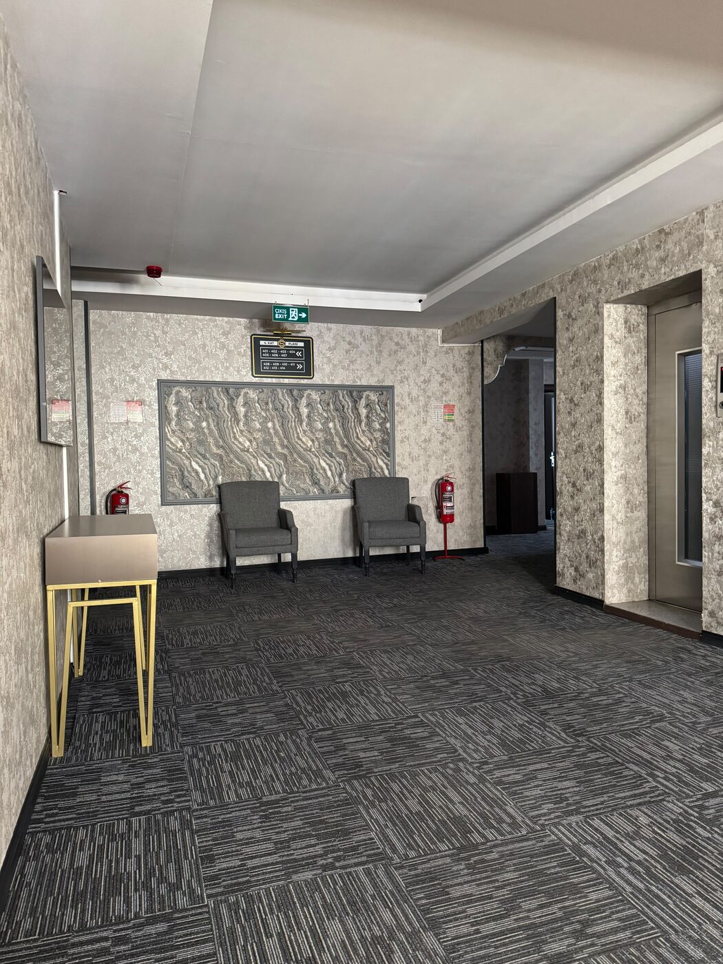 Otel koridoru
