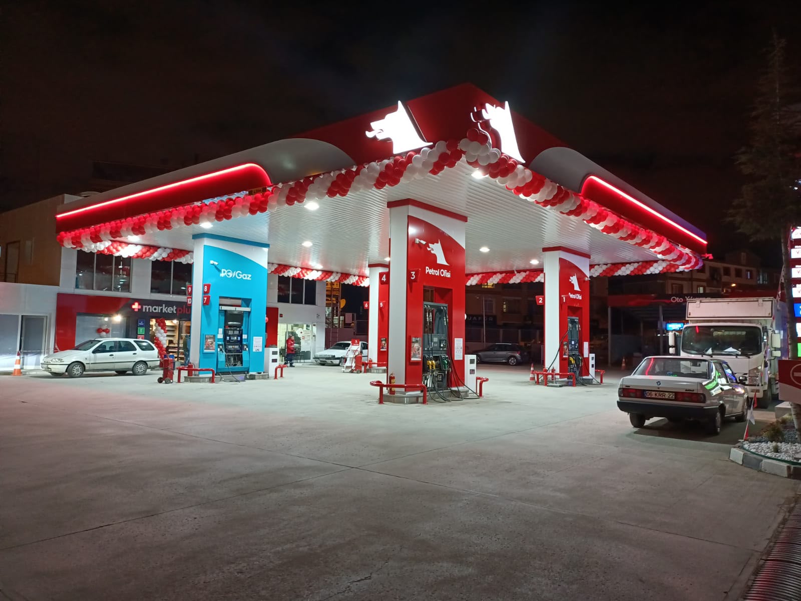 Petrol Ofisi Ankara Mamak — pompa adaları ve market